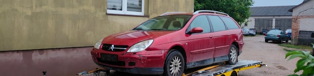 Citroën C5 z rocznika 2003 skupiony w Ciechanowie