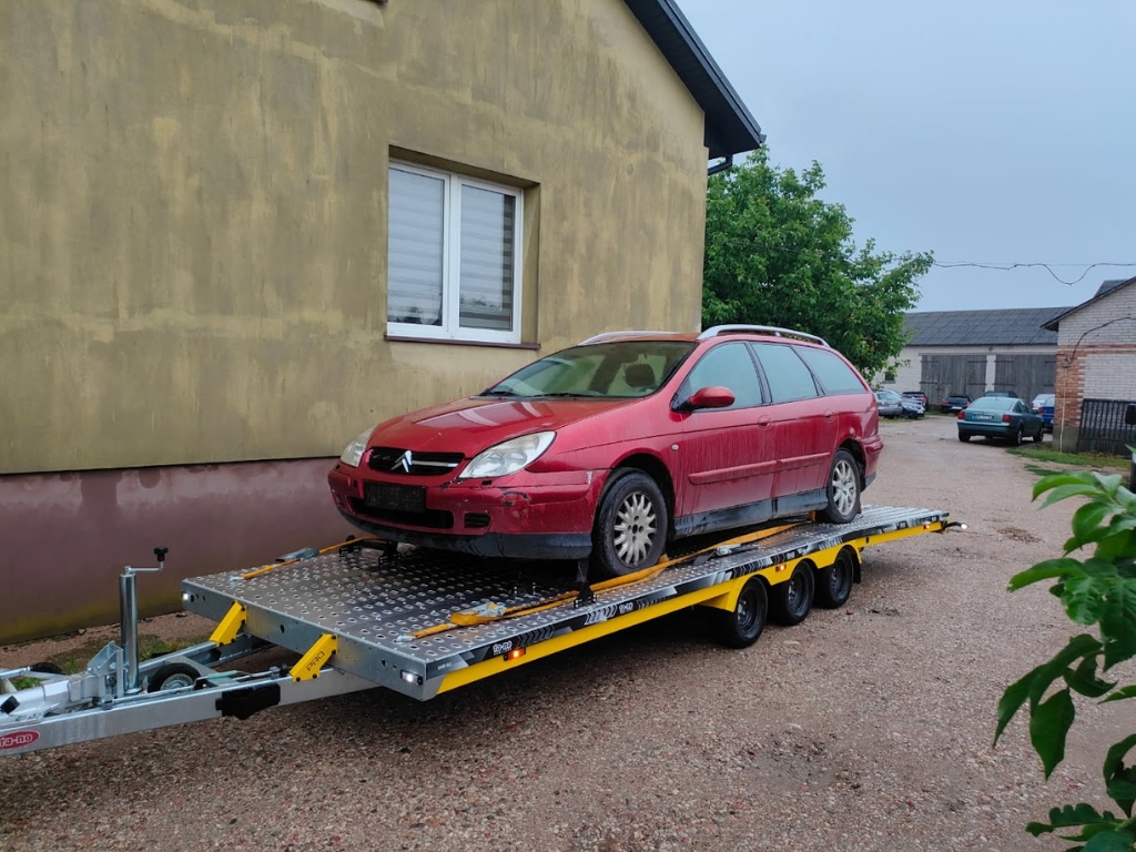 Citroen C5 z 2003 roku skupiony w Ciechanowie